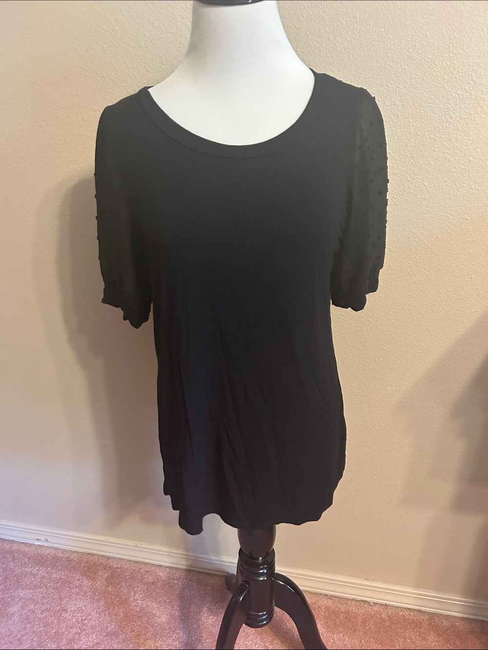 Women’s Black Short Sleeve Tee with Dot-Texture Sleeves